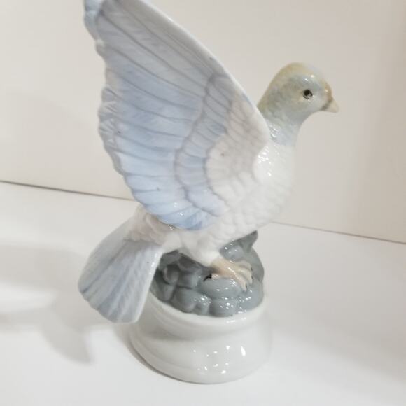 Vintage ceramic porcelain dove - Picture 10 of 15